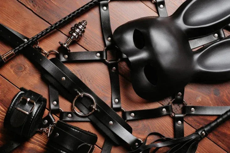 Bondage lingerie – animal kleding en leren straps set zwart | SIN&LACE