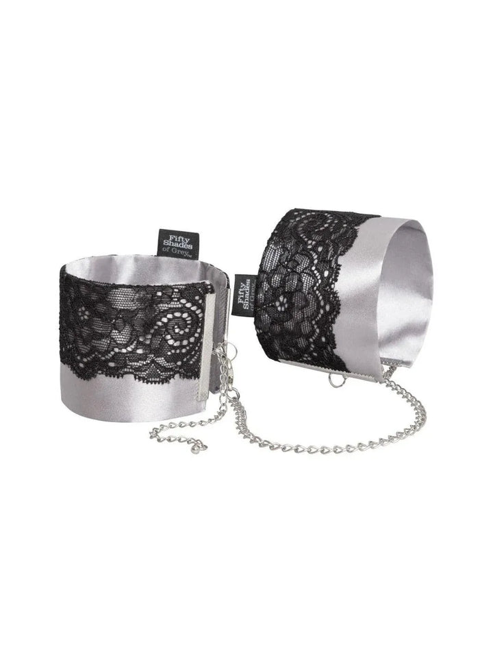 Fifty Shades Of Grey Play Satijnen Handboeien - Zilver | Handboeien - Fifty Shades of Grey | SIN&LACE