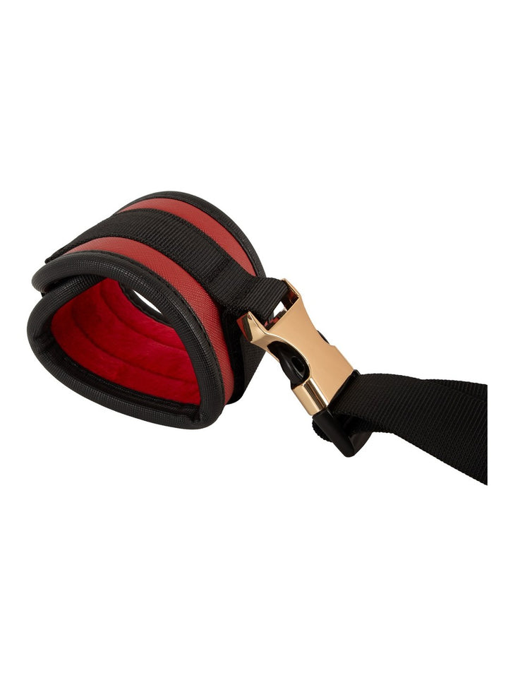 Bad Kitty nek-tot-pols bondage set zwart/rood